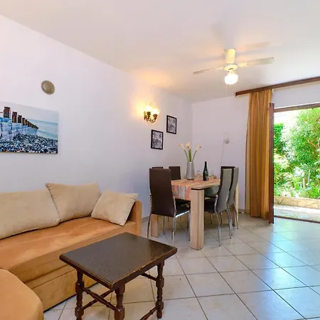 Appartement By The Sea Artatore, Losinj - 2509 Čunski