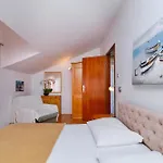By The Sea Artatore, Losinj - 2509 Apartmán Čunski